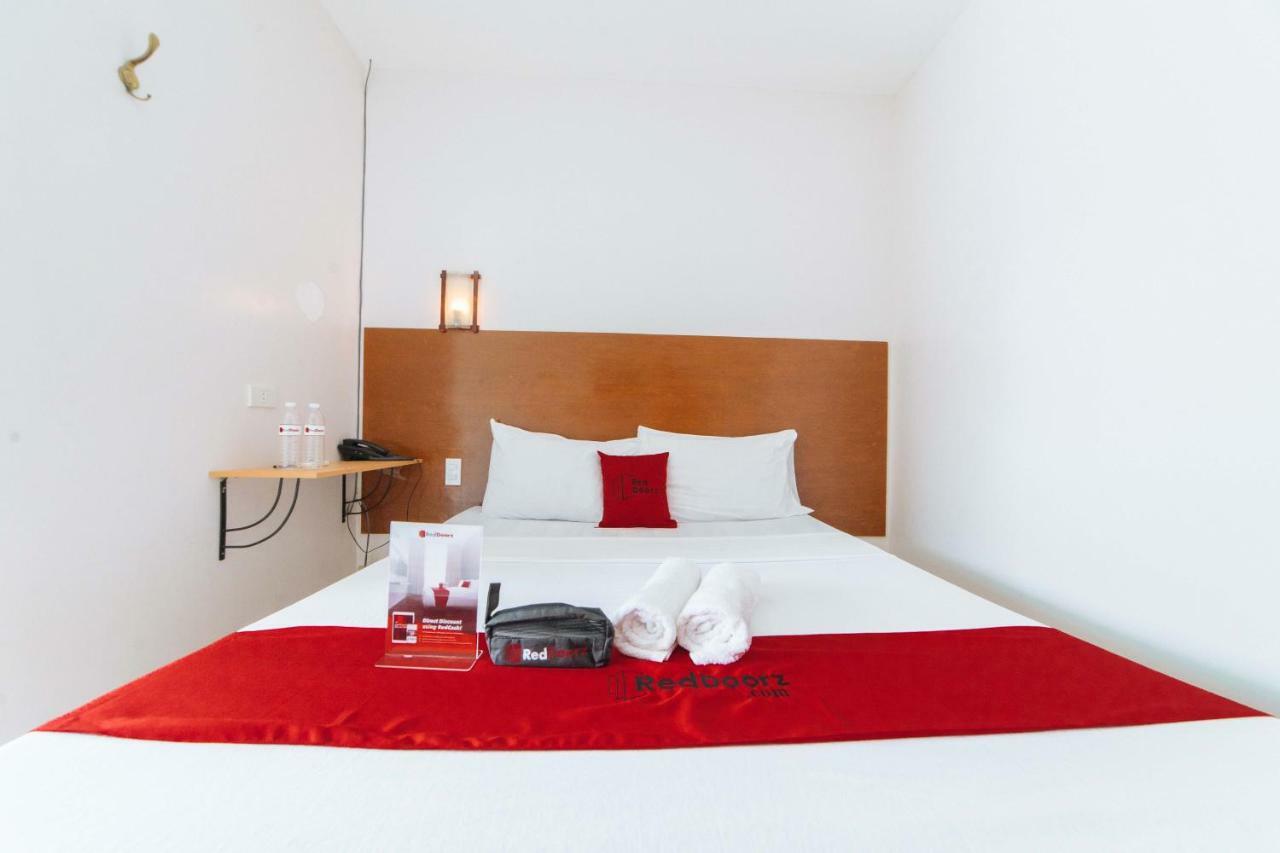 เรดดอร์ซ แอท โอลด์ บุสวัง โร้ด Hotel กาลิโบ ภายนอก รูปภาพ