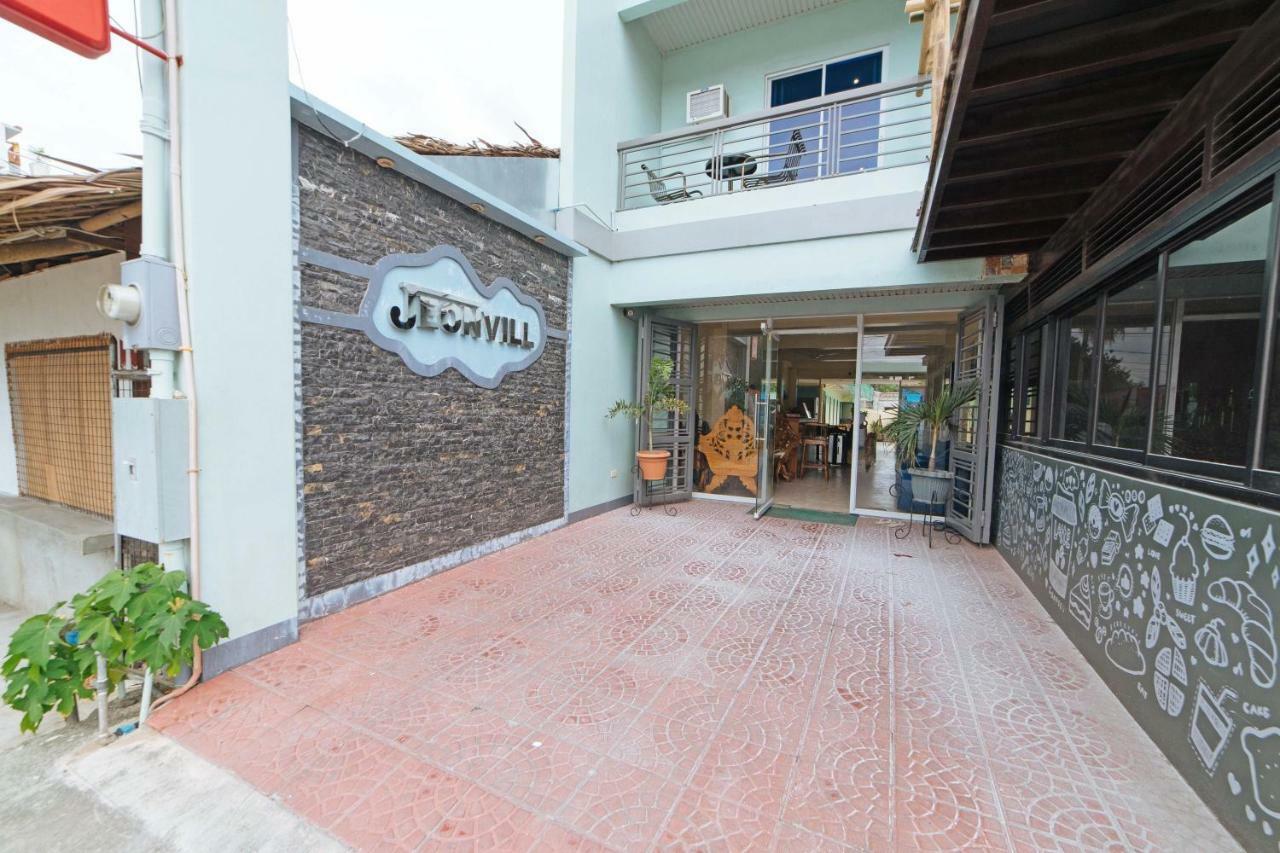 เรดดอร์ซ แอท โอลด์ บุสวัง โร้ด Hotel กาลิโบ ภายนอก รูปภาพ