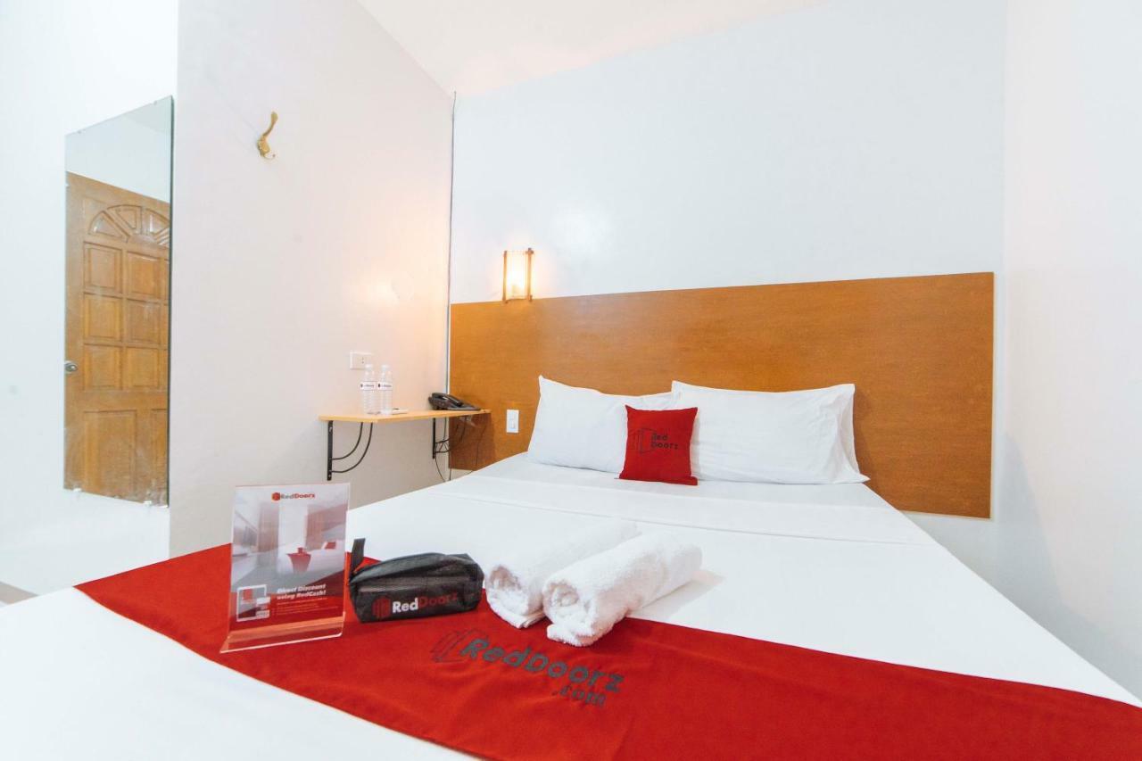 เรดดอร์ซ แอท โอลด์ บุสวัง โร้ด Hotel กาลิโบ ภายนอก รูปภาพ