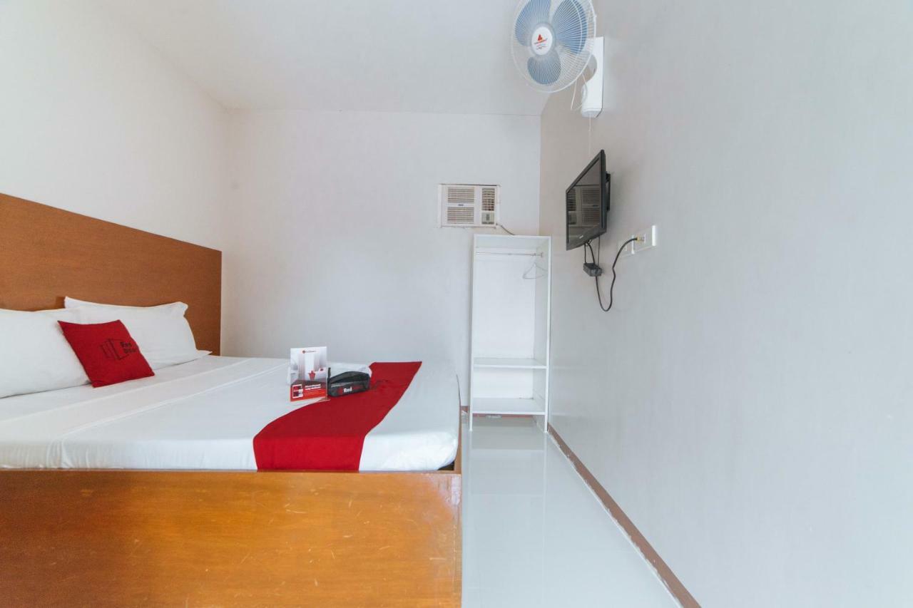เรดดอร์ซ แอท โอลด์ บุสวัง โร้ด Hotel กาลิโบ ภายนอก รูปภาพ