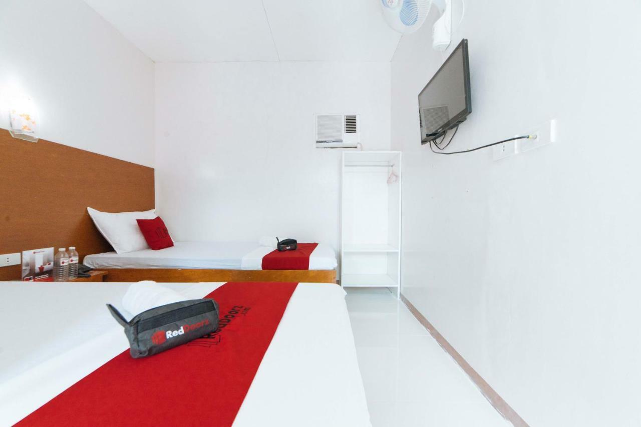 เรดดอร์ซ แอท โอลด์ บุสวัง โร้ด Hotel กาลิโบ ภายนอก รูปภาพ