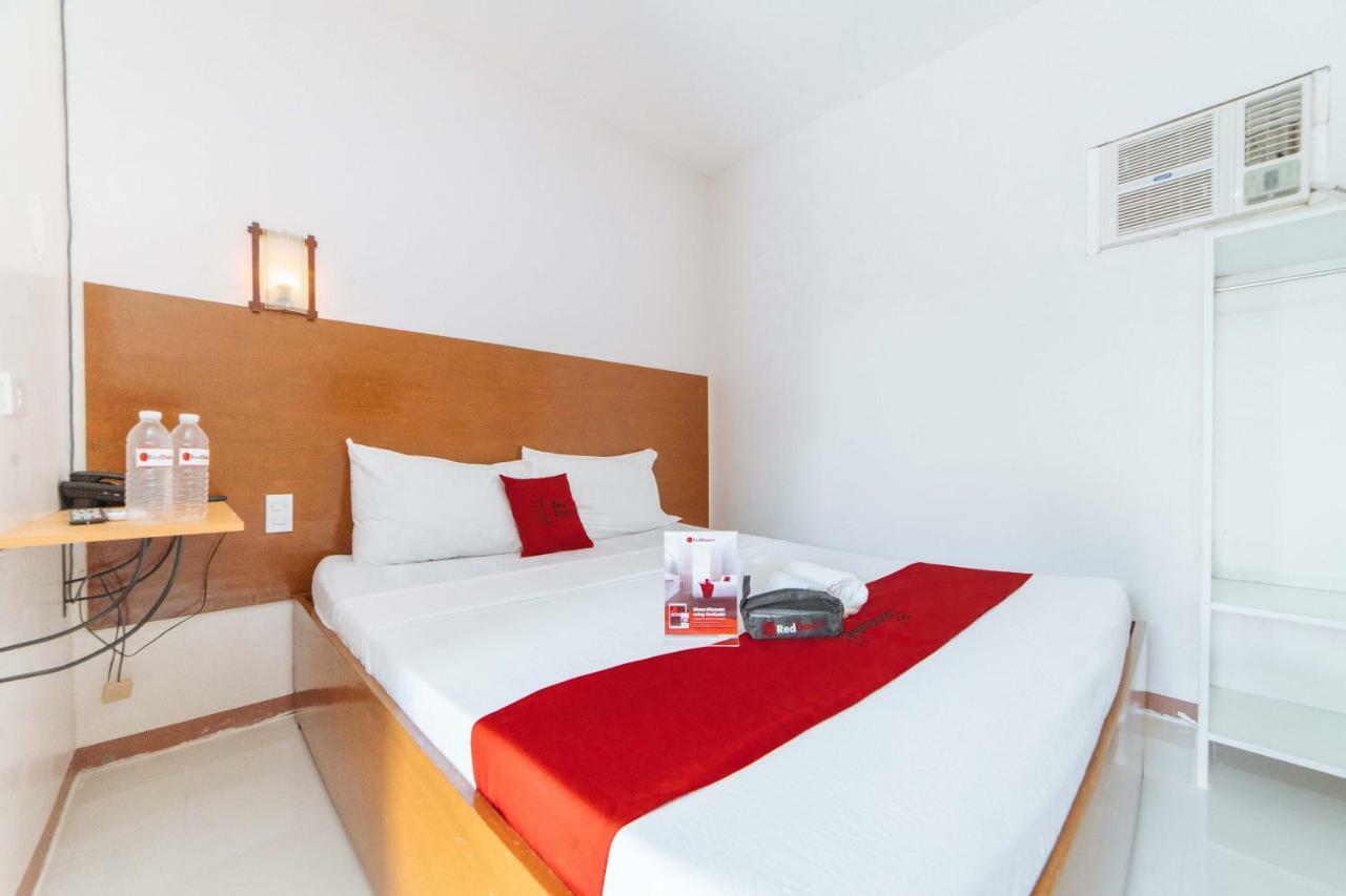เรดดอร์ซ แอท โอลด์ บุสวัง โร้ด Hotel กาลิโบ ภายนอก รูปภาพ