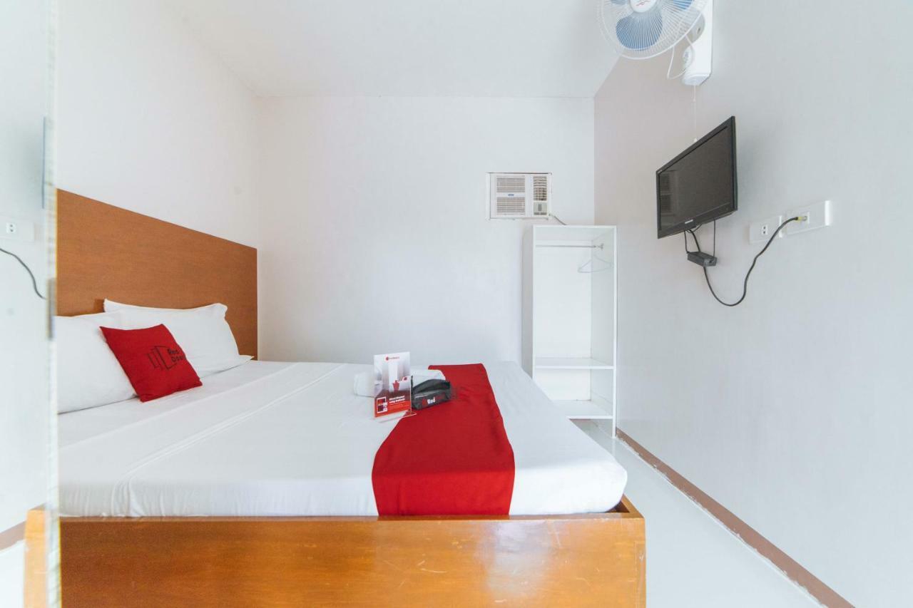 เรดดอร์ซ แอท โอลด์ บุสวัง โร้ด Hotel กาลิโบ ภายนอก รูปภาพ