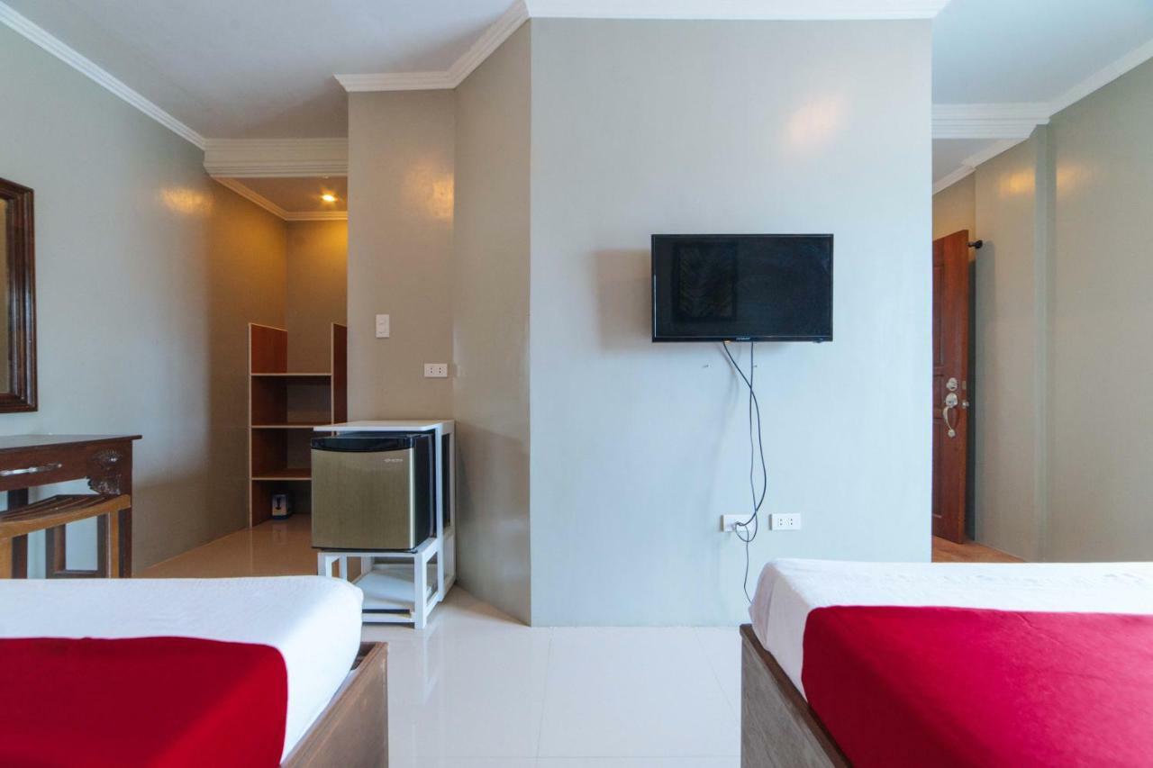 เรดดอร์ซ แอท โอลด์ บุสวัง โร้ด Hotel กาลิโบ ภายนอก รูปภาพ