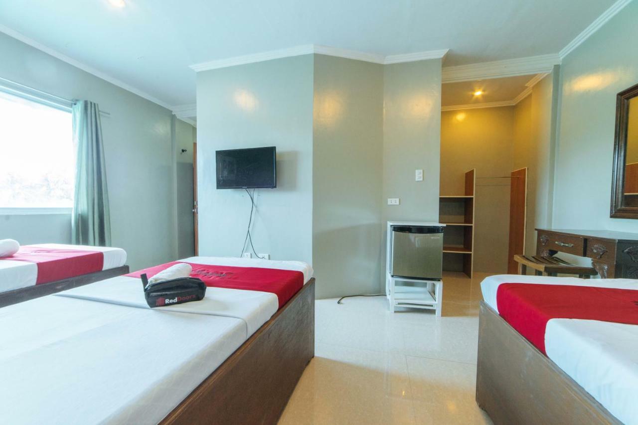 เรดดอร์ซ แอท โอลด์ บุสวัง โร้ด Hotel กาลิโบ ภายนอก รูปภาพ