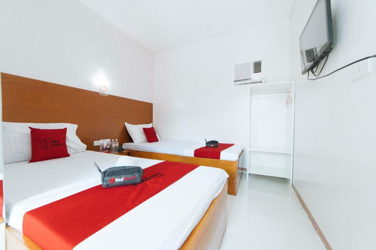 เรดดอร์ซ แอท โอลด์ บุสวัง โร้ด Hotel กาลิโบ ภายนอก รูปภาพ